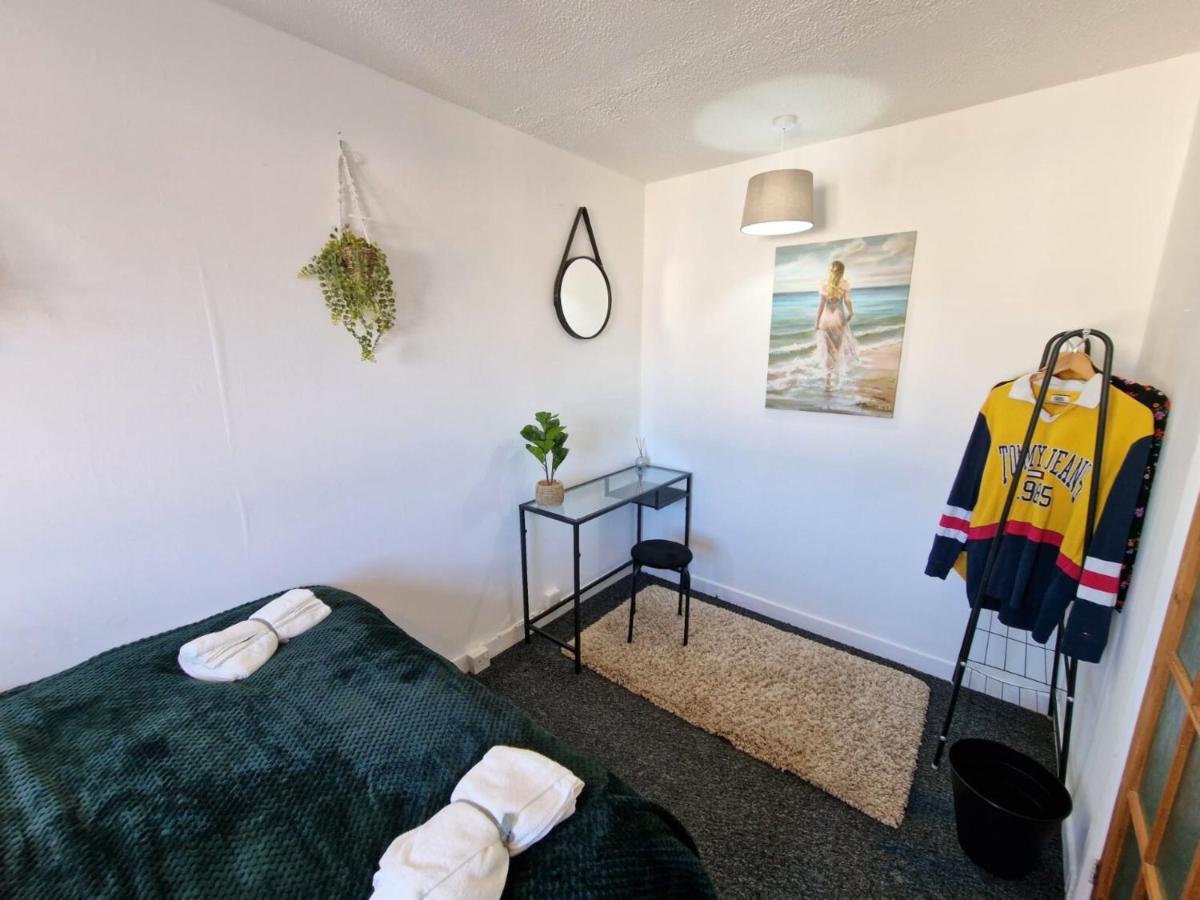 Spacious & Comfy Home- Very Close To Nec Birmingham ,Hs2 & Airport- Perfect For Contractors & Groups- Free Parking & Fast Wifi Marston Green Экстерьер фото
