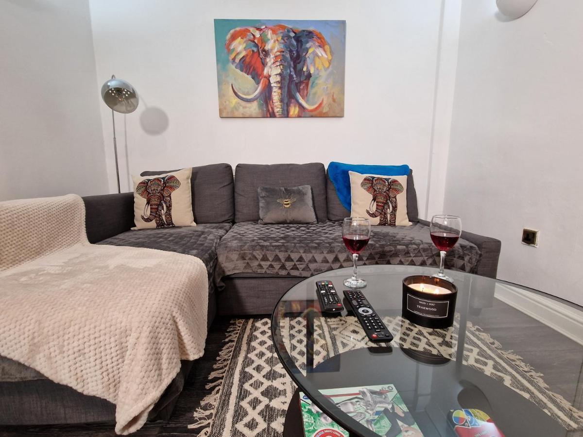 Spacious & Comfy Home- Very Close To Nec Birmingham ,Hs2 & Airport- Perfect For Contractors & Groups- Free Parking & Fast Wifi Marston Green Экстерьер фото